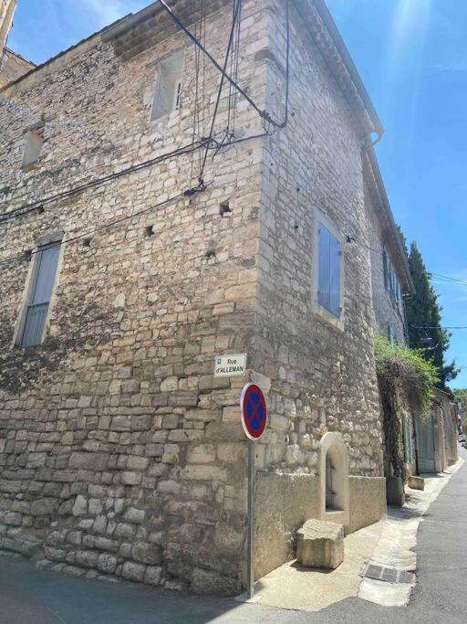 Maison De Village Pernes-les-Fontaines Exterior photo