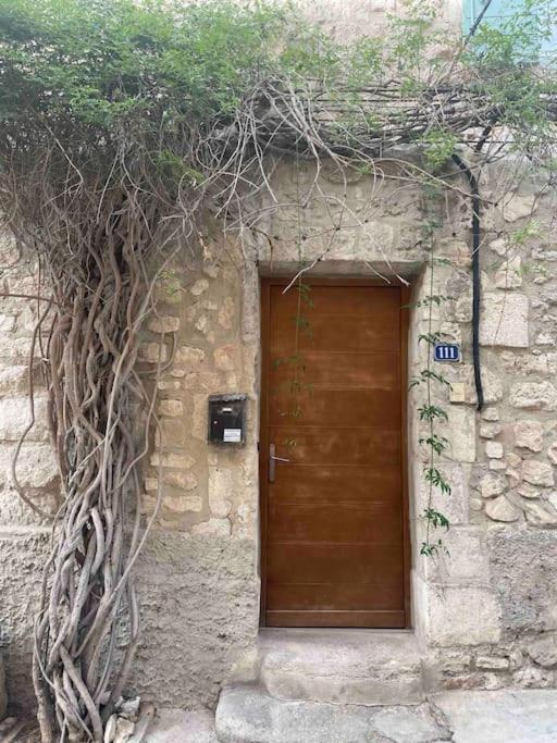 Maison De Village Pernes-les-Fontaines Exterior photo